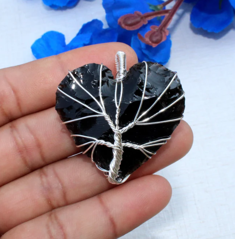 PENDENTIF COEUR DE VIE EN OBSIDIENNE NOIRE